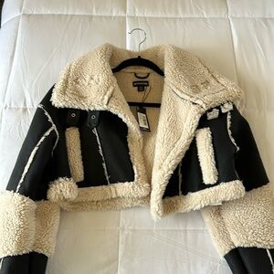 pretty little thing black borg lined panelled cropped aviator